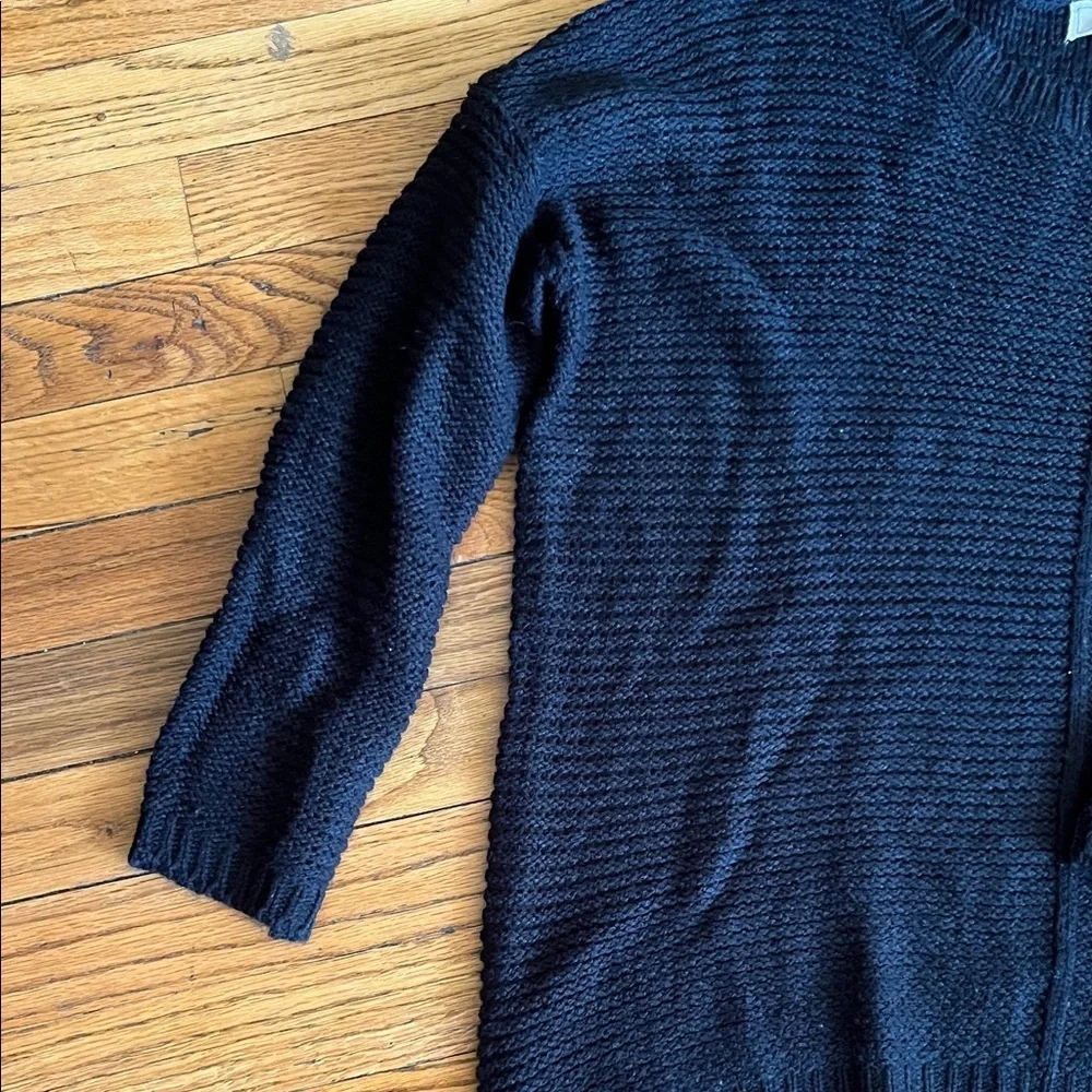 Elegant Black Women's Crew Neck Sweater